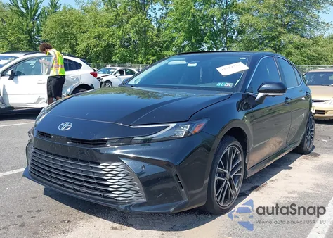 2025 Toyota Camry Xle z USA, uszkodzony, nr VIN 4T1DBADK7SU000520